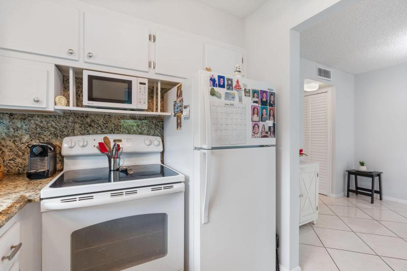  Condo & Townhome Photos