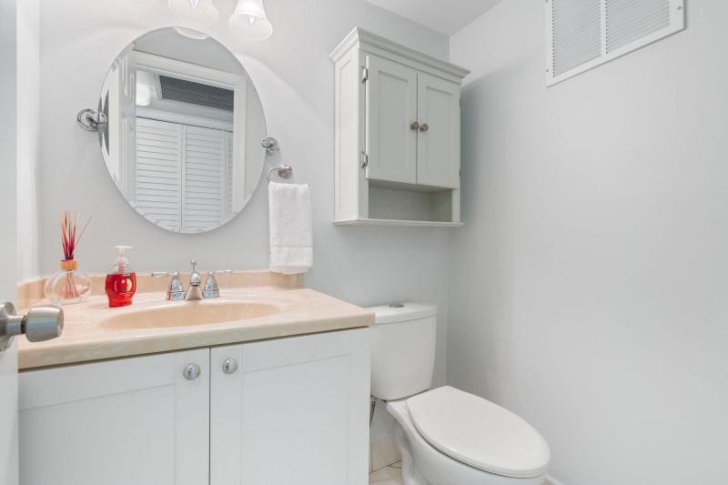  Condo & Townhome Photos