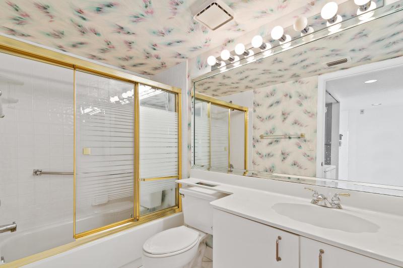  Condo & Townhome Photos