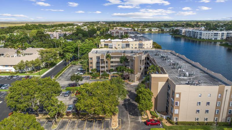  Condo & Townhome Photos
