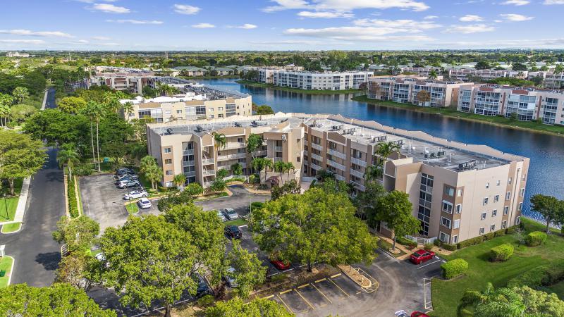  Condo & Townhome Photos