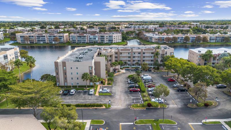  Condo & Townhome Photos