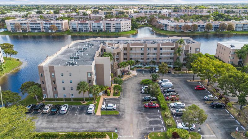  Condo & Townhome Photos
