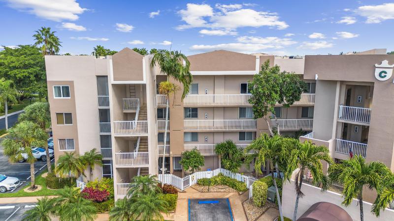  Condo & Townhome Photos