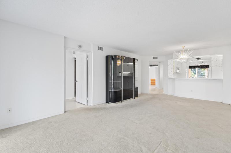  Condo & Townhome Photos