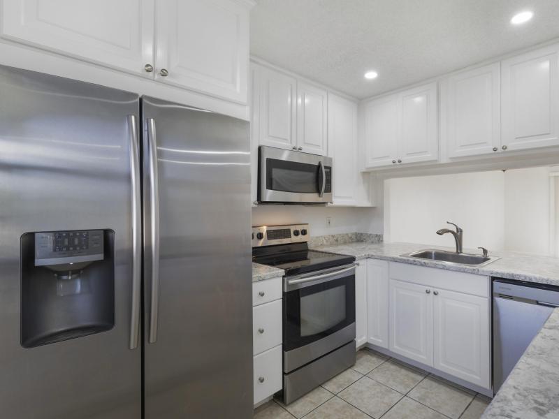  Condo & Townhome Photos