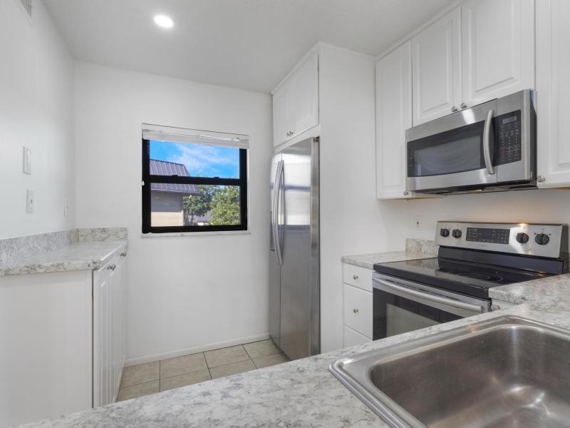  Condo & Townhome Photos