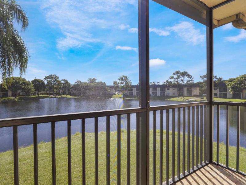  Condo & Townhome Photos