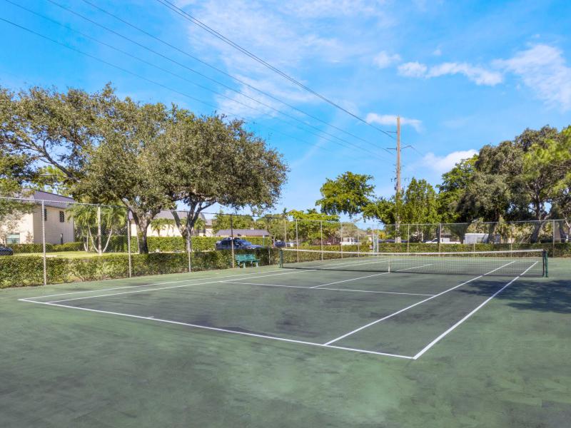 Condo & Townhome Photos