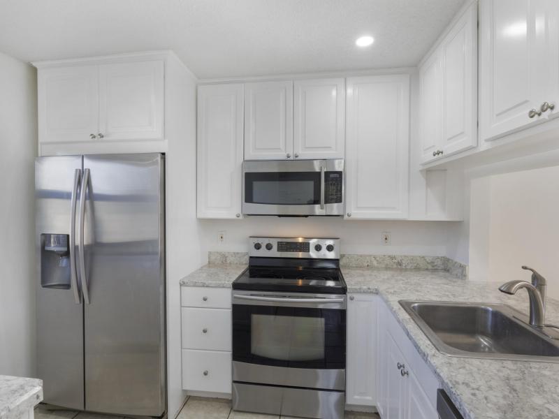  Condo & Townhome Photos