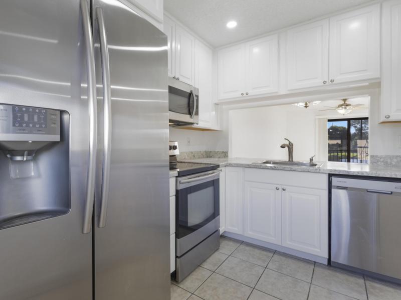  Condo & Townhome Photos