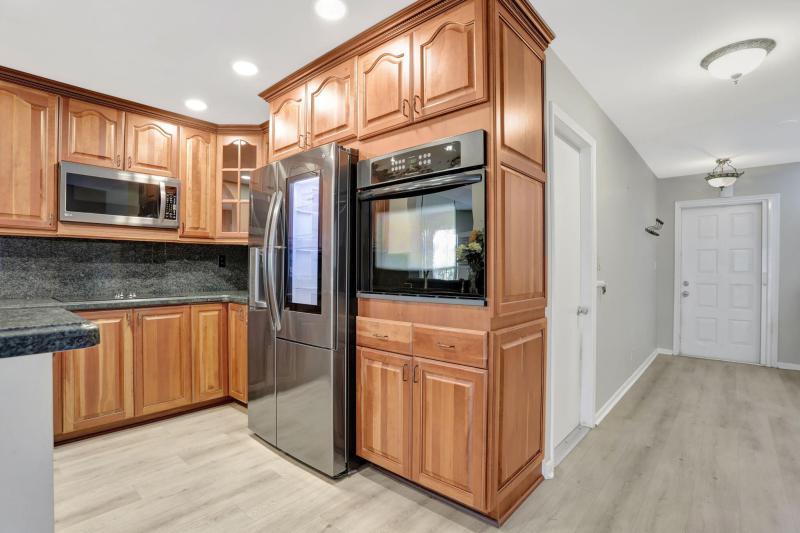  Condo & Townhome Photos