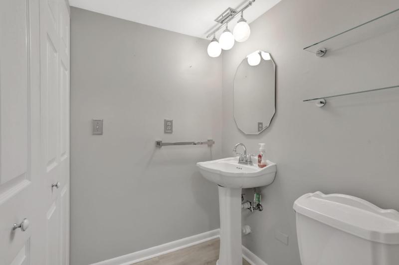  Condo & Townhome Photos