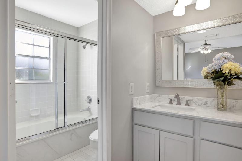  Condo & Townhome Photos