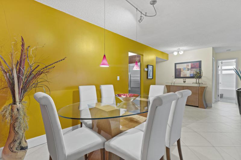  Condo & Townhome Photos