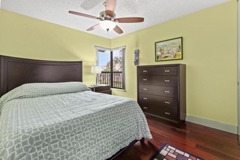  Condo & Townhome Photos