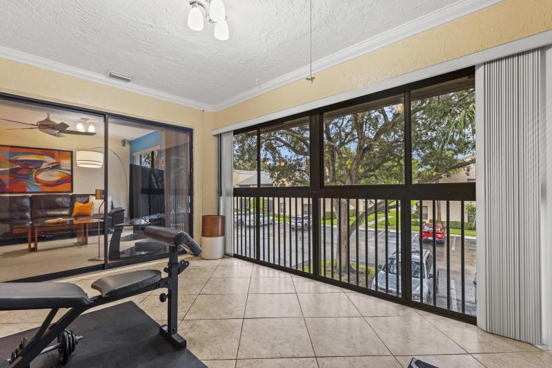  Condo & Townhome Photos