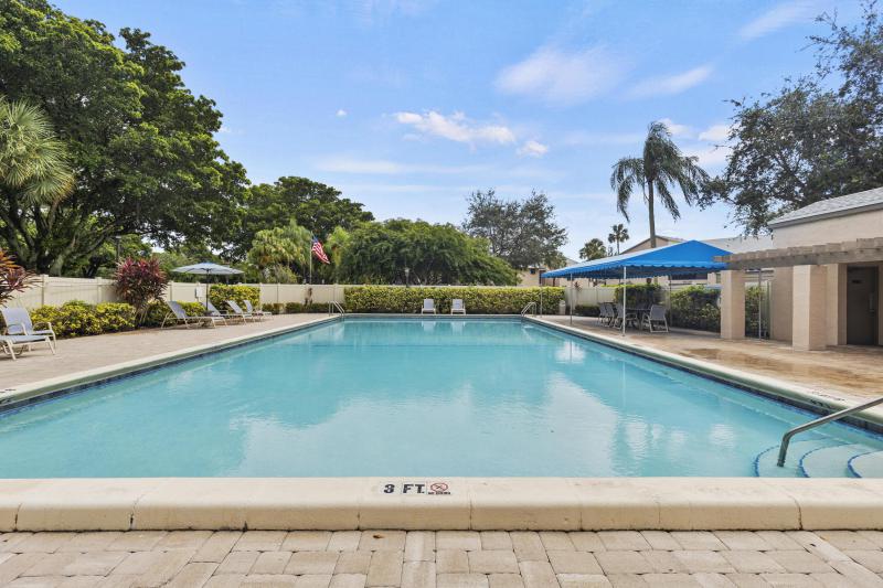  Condo & Townhome Photos