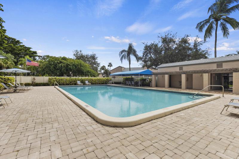  Condo & Townhome Photos
