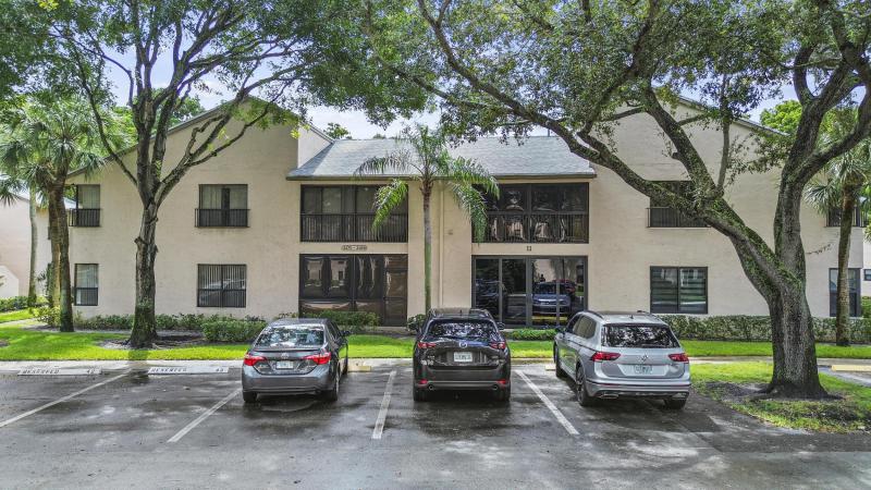  Condo & Townhome Photos