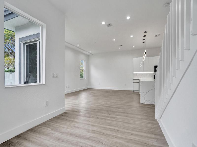  Single Family Homes Photo 13:  Dania Beach,  FL 33312