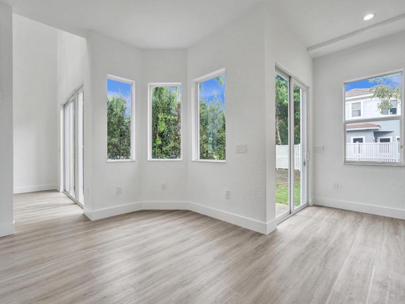  Single Family Homes Photo 14:  Dania Beach,  FL 33312