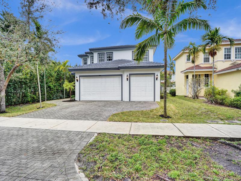  Single Family Homes Photo 2:  Dania Beach,  FL 33312