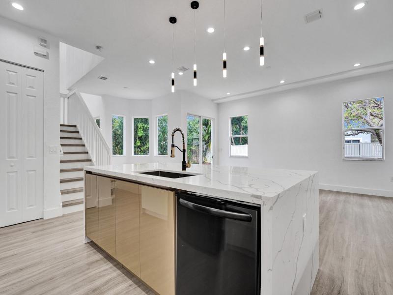  Single Family Homes Photo 24:  Dania Beach,  FL 33312