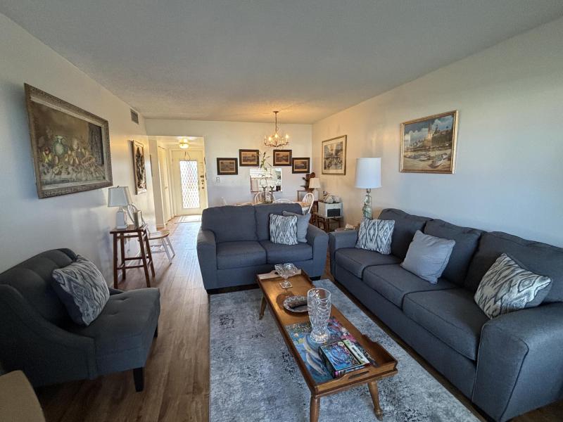  Condo & Townhome Photos
