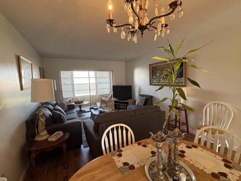  Condo & Townhome Photos