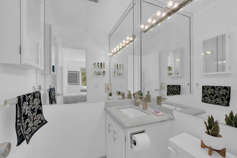  Condo & Townhome Photos