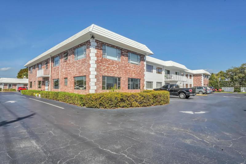  Condo & Townhome Photos