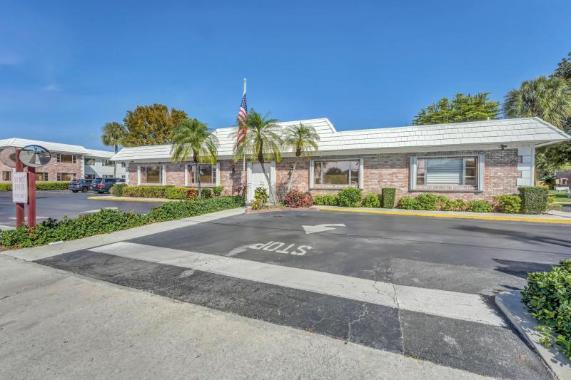  Condo & Townhome Photos