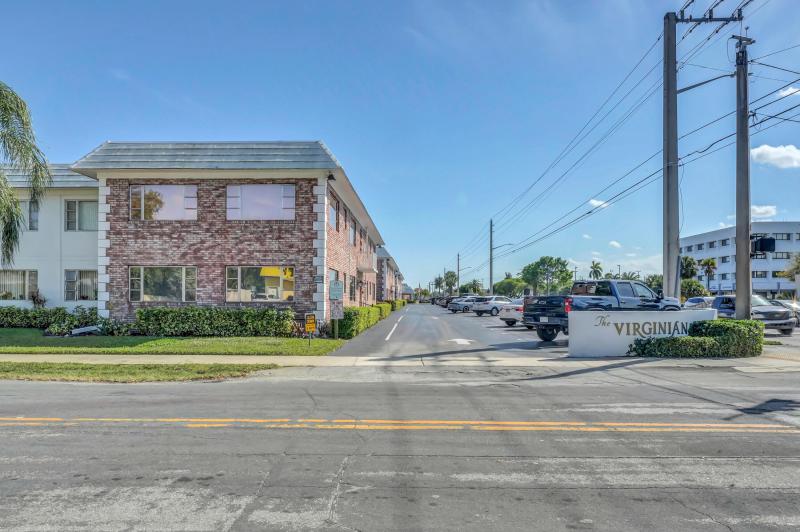  Condo & Townhome Photos