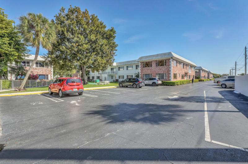 Condo & Townhome Photos
