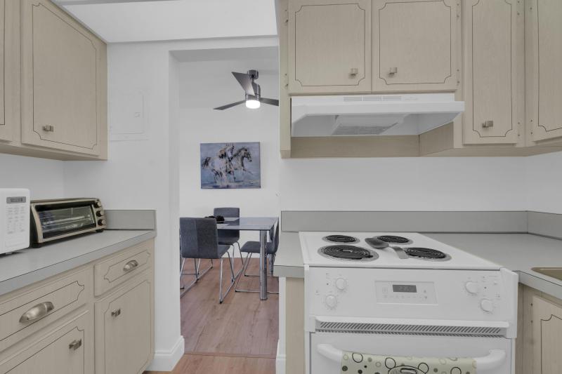  Condo & Townhome Photos