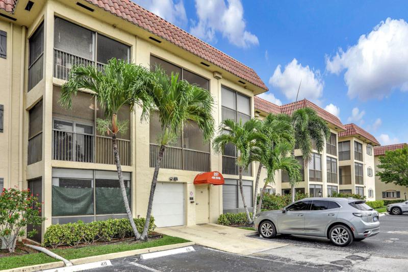  Condo & Townhome Photos