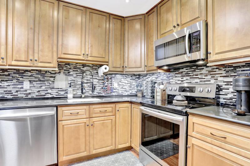  Condo & Townhome Photos