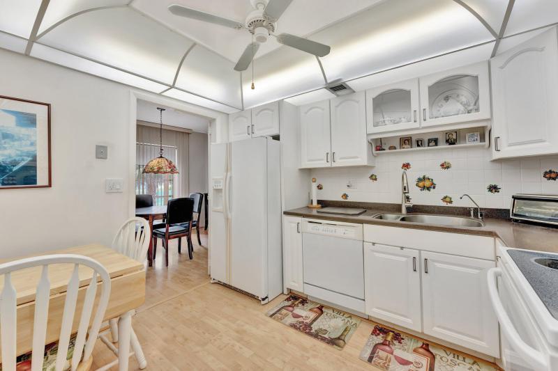  Condo & Townhome Photos