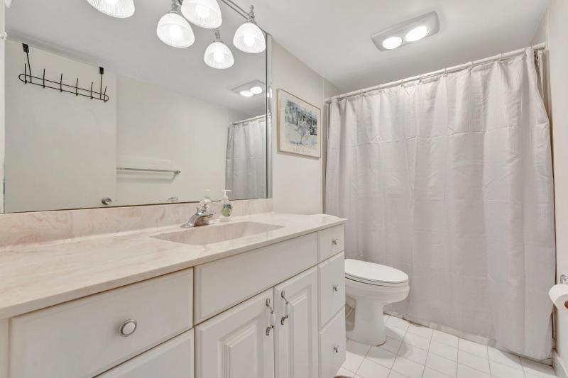  Condo & Townhome Photos