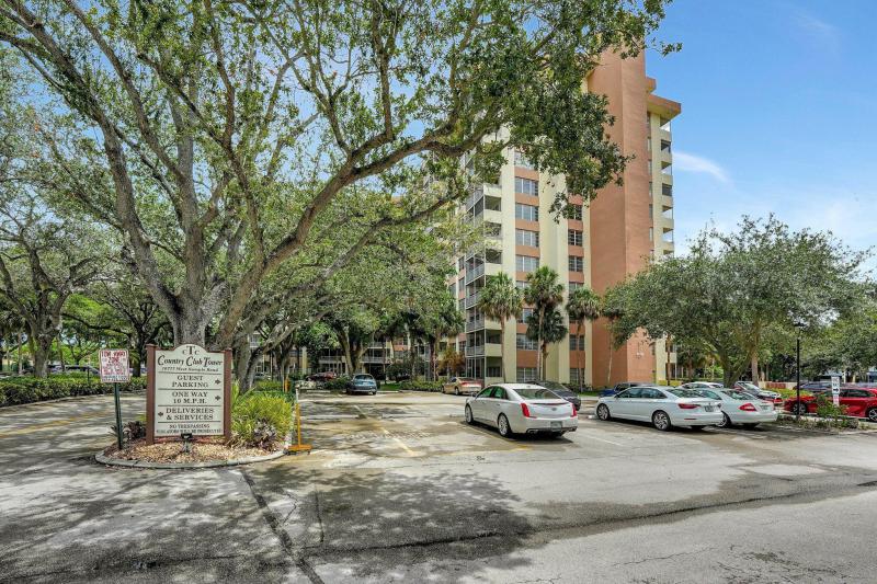  Condo & Townhome Photos