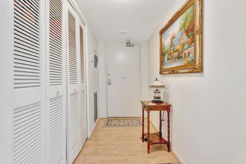  Condo & Townhome Photos
