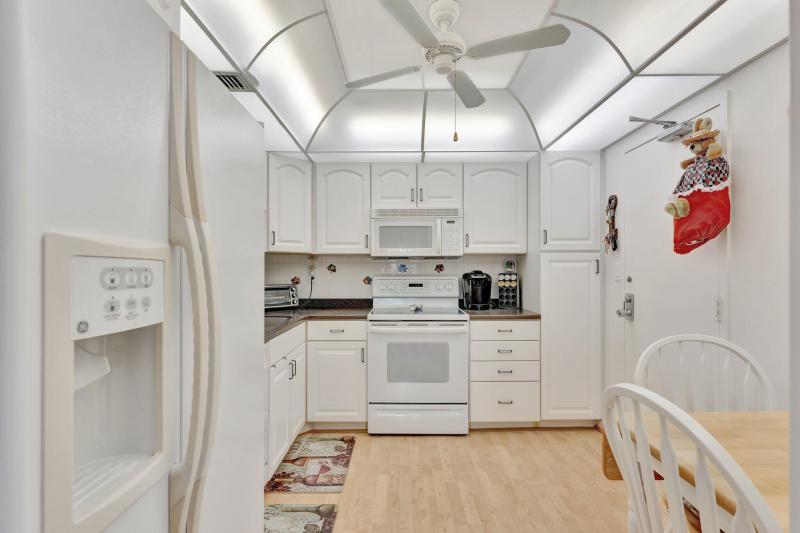  Condo & Townhome Photos