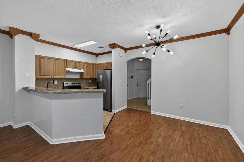  Condo & Townhome Photos