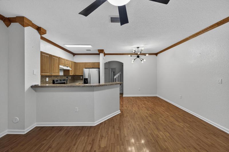  Condo & Townhome Photos