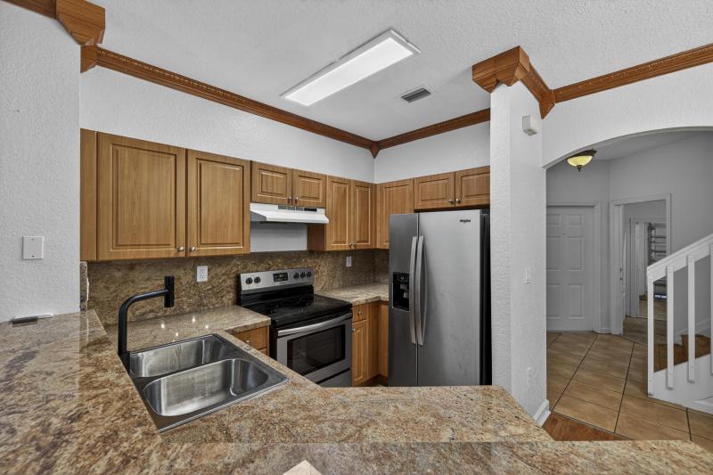  Condo & Townhome Photos