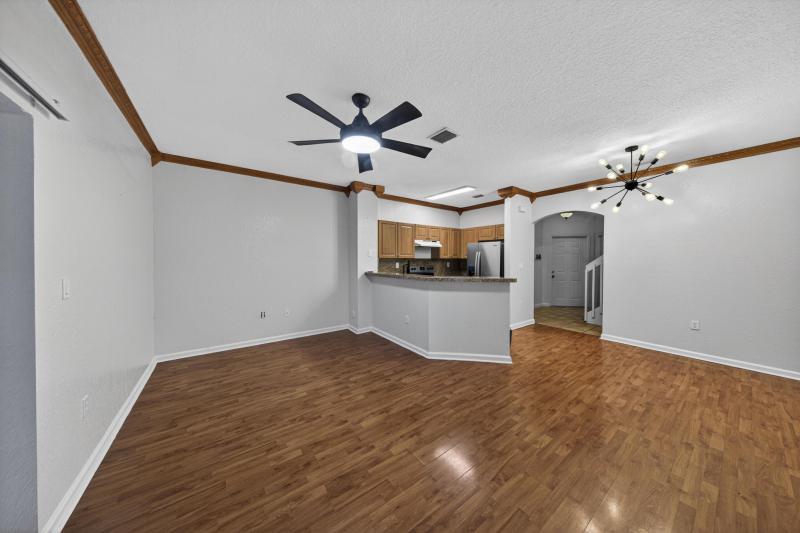  Condo & Townhome Photos