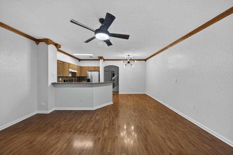  Condo & Townhome Photos