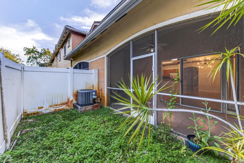  Condo & Townhome Photos