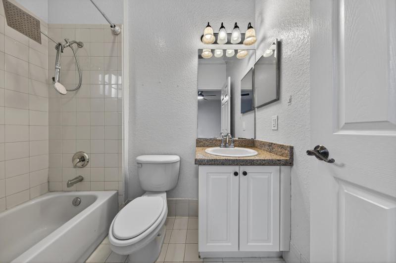  Condo & Townhome Photos